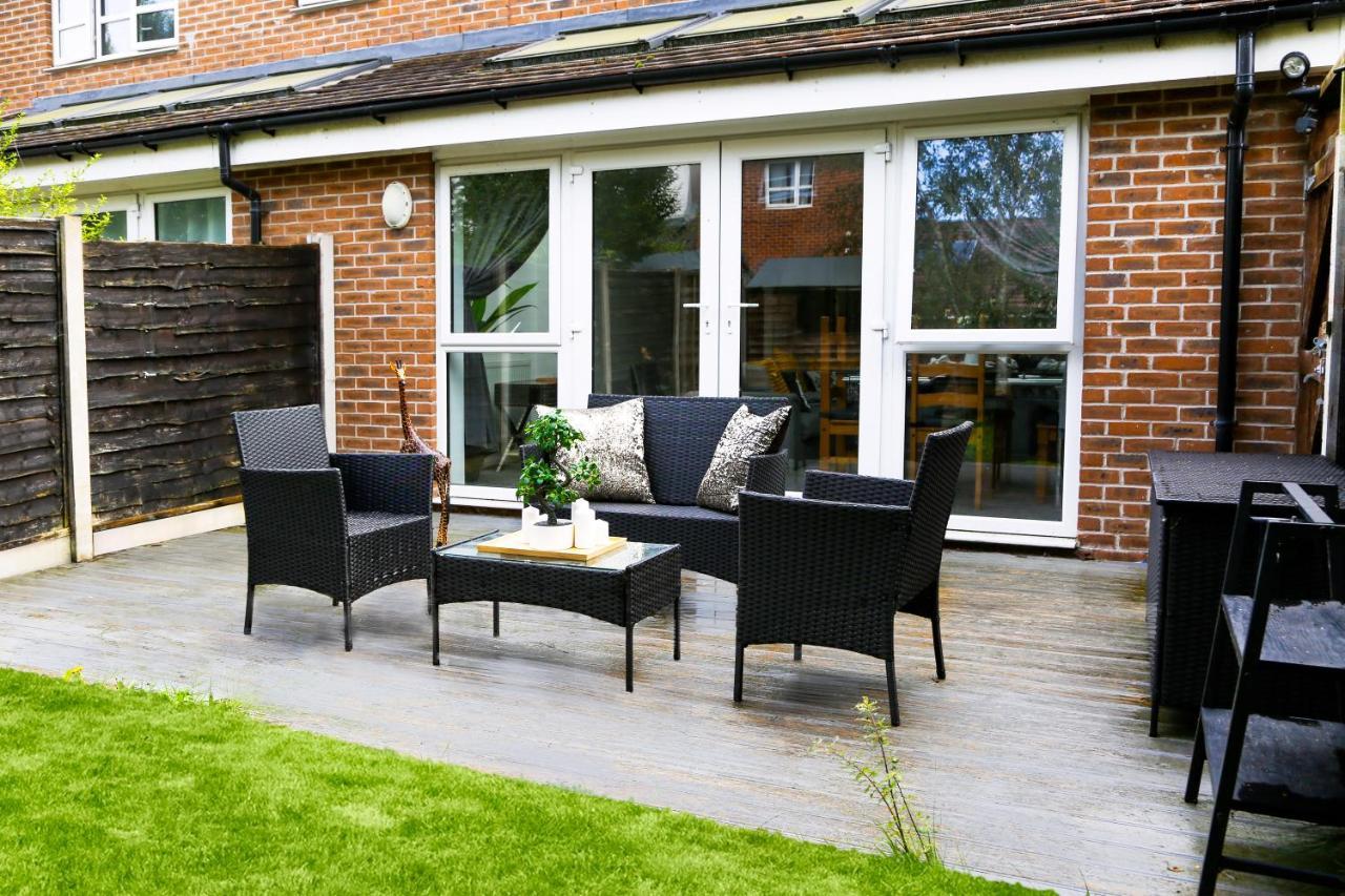 Cozy Townhouse In The Heart Of Greater Manchester Villa Kültér fotó
