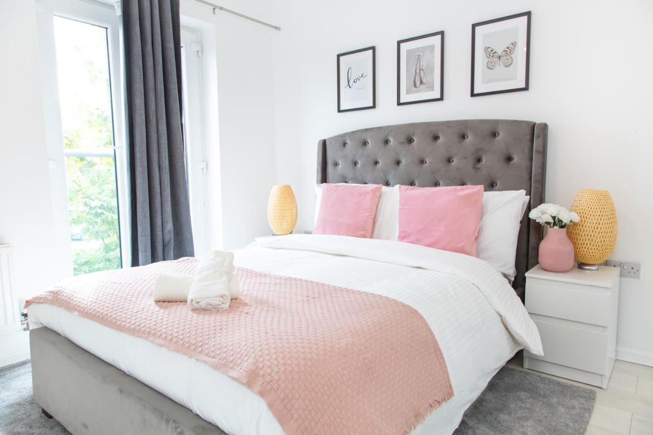 Cozy Townhouse In The Heart Of Greater Manchester Villa Kültér fotó