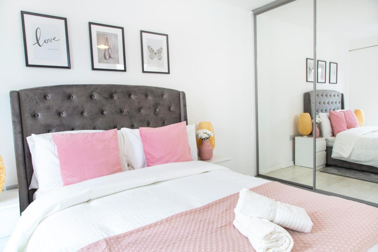 Cozy Townhouse In The Heart Of Greater Manchester Villa Kültér fotó