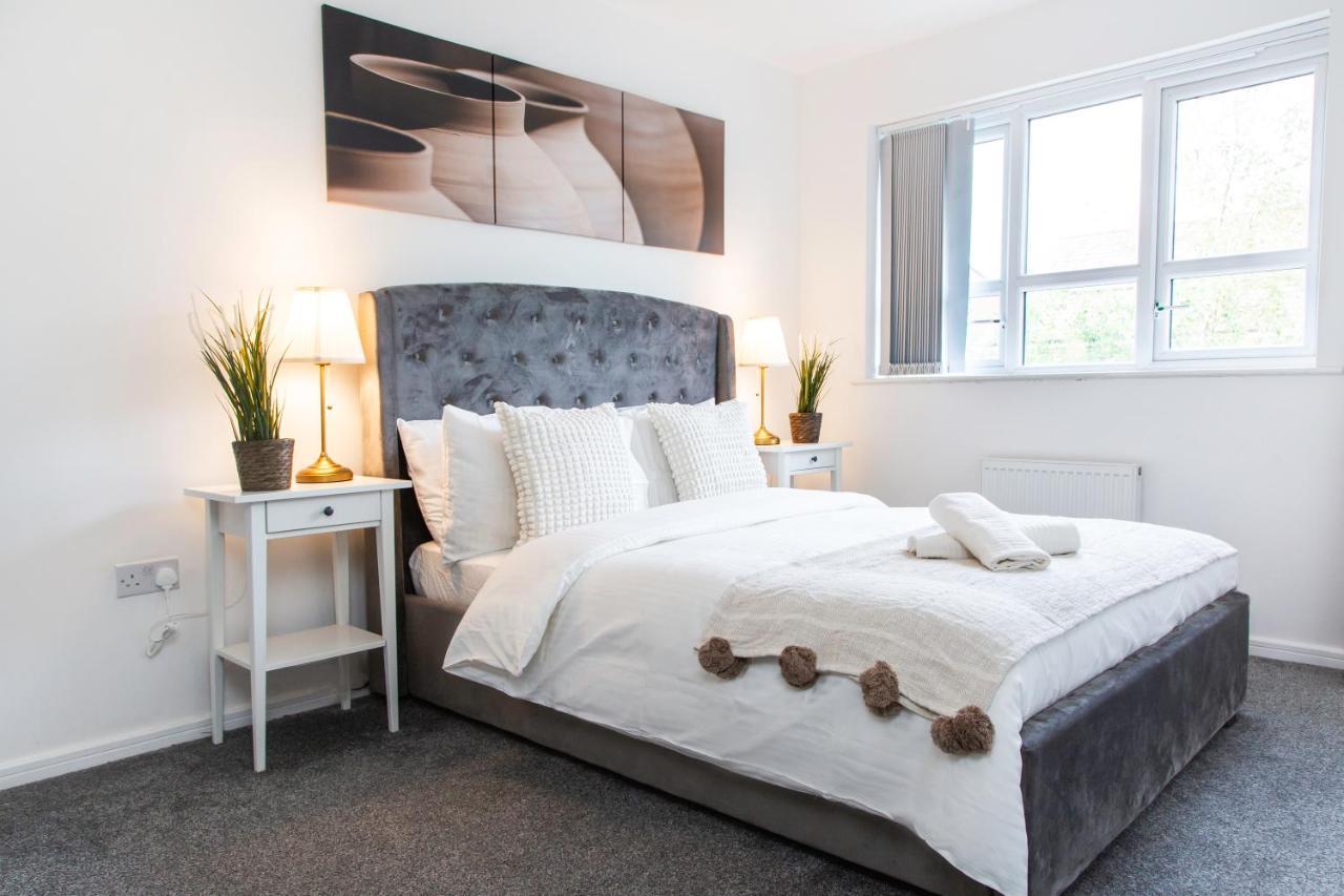 Cozy Townhouse In The Heart Of Greater Manchester Villa Kültér fotó
