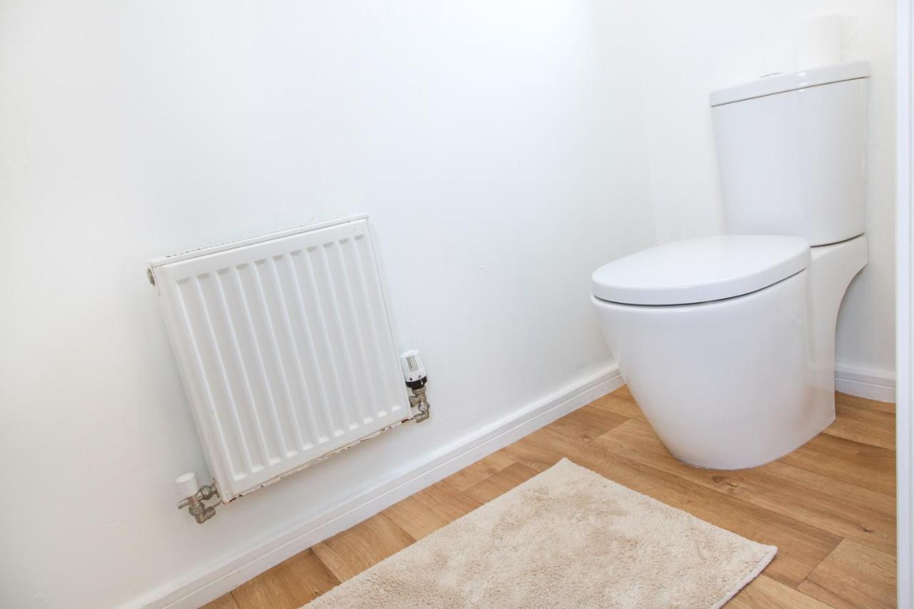 Cozy Townhouse In The Heart Of Greater Manchester Villa Kültér fotó