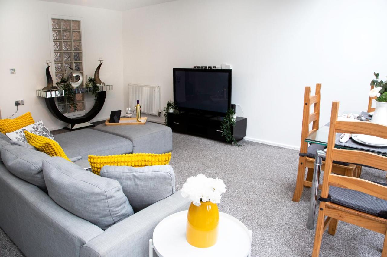 Cozy Townhouse In The Heart Of Greater Manchester Villa Kültér fotó