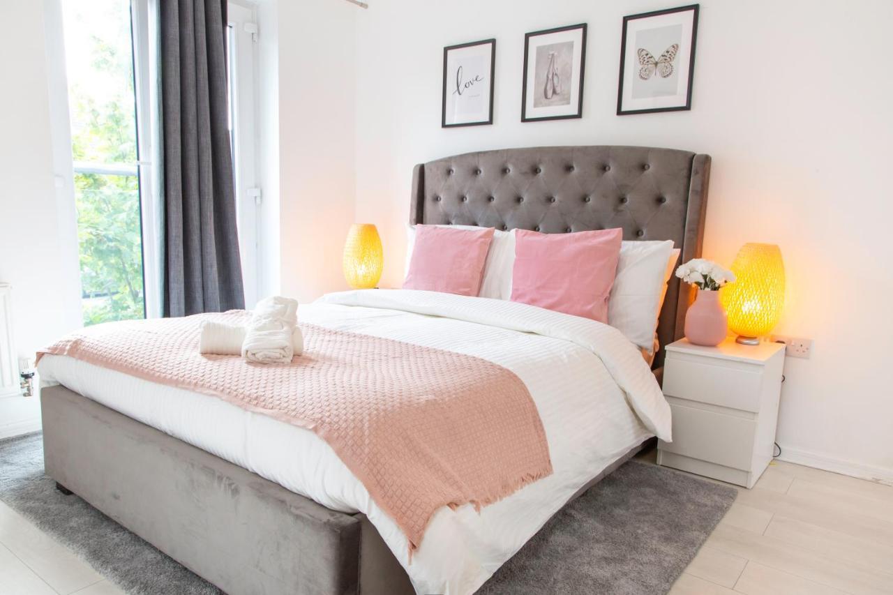 Cozy Townhouse In The Heart Of Greater Manchester Villa Kültér fotó