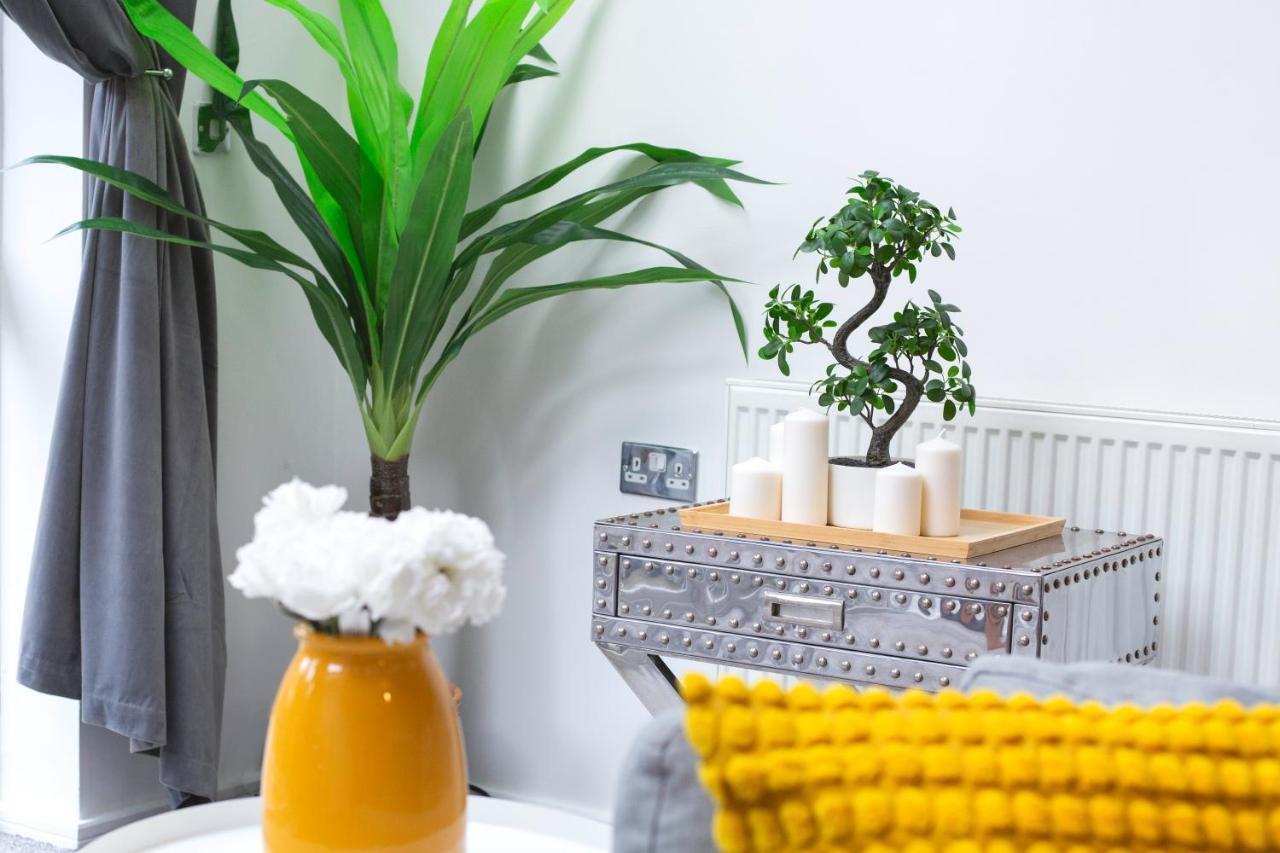Cozy Townhouse In The Heart Of Greater Manchester Villa Kültér fotó